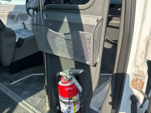 Used 2007 Ford E-250 and Econoline 250 Extended image 14