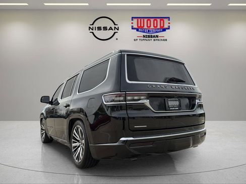 Used 2022 Jeep Grand Wagoneer Series III AWD/4WD image 4