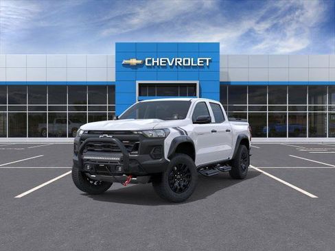 New 2025 Chevrolet Colorado Trail Boss w/ Off-Road Front Bumper Package AWD/4WD image 32