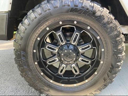 Used 2017 Jeep Wrangler Unlimited Sahara w/ Dual Top Group AWD/4WD image 13