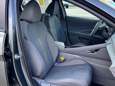 Used 2026 Hyundai Elantra Sport FWD image 11