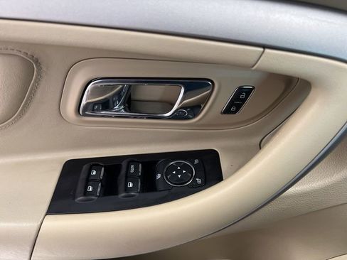 Used 2019 Ford Taurus SE FWD image 19