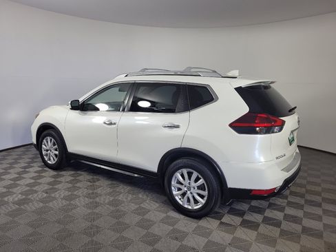 Used 2020 Nissan Rogue SV FWD image 3