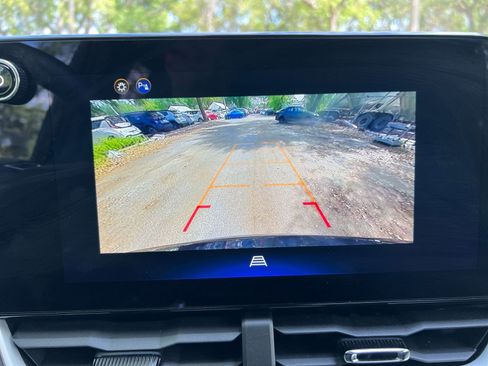 Used 2025 Chevrolet Equinox LT AWD/4WD image 22