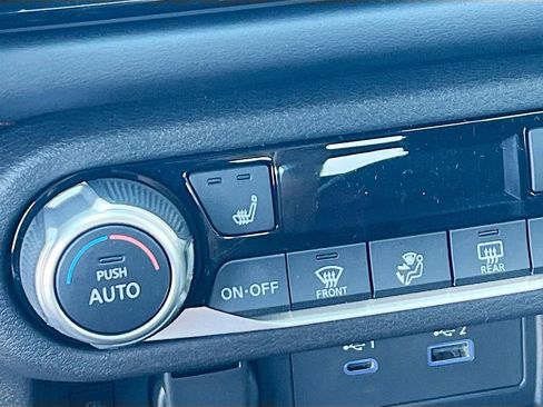 New 2025 Nissan Versa SR image 18