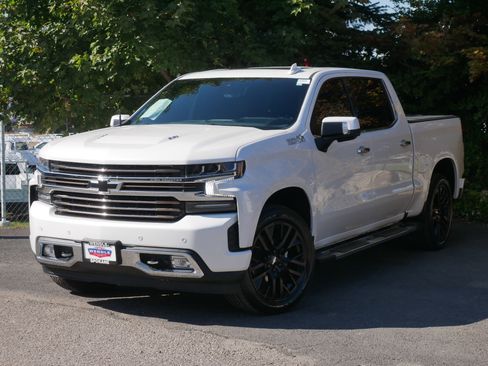 Used 2021 Chevrolet Silverado 1500 High Country w/ Technology Package image 2