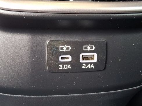 Used 2024 Subaru Outback Premium AWD/4WD image 9