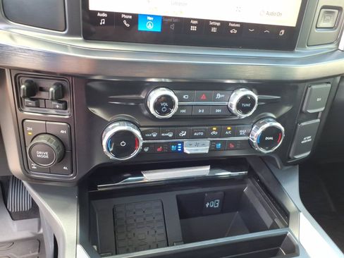 Certified 2025 Ford F250 Lariat w/ Black Appearance Package AWD/4WD image 20