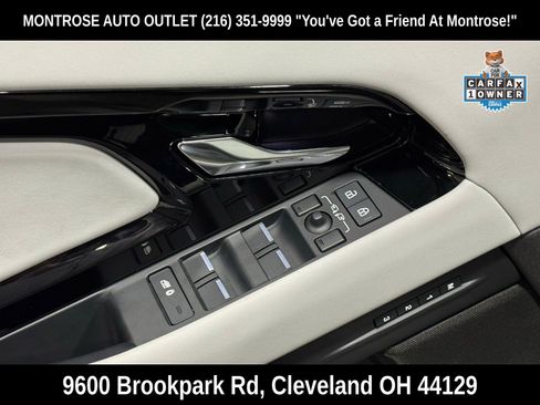 Used 2024 Land Rover Range Rover Evoque Dynamic SE image 12