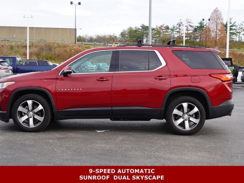 Used 2020 Chevrolet Traverse LT w/ LT Premium Package image 4