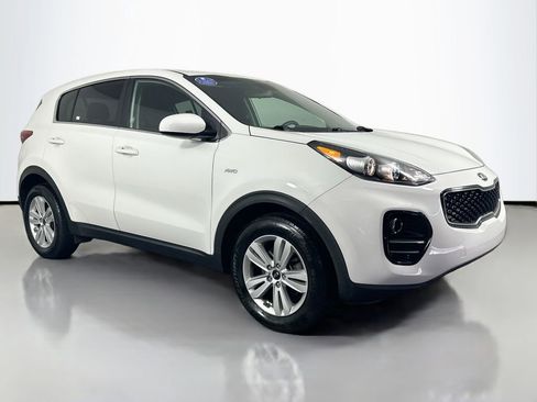 Used 2018 Kia Sportage LX image 3