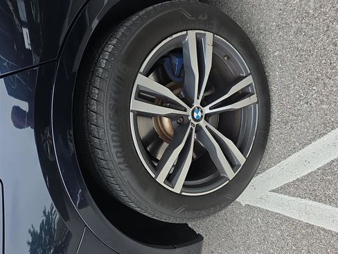 Used 2020 BMW X7 M50i w/ Luxury Seating Package AWD/4WD image 7