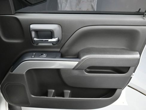 Used 2018 Chevrolet Silverado 1500 LT w/ All Star Edition image 31