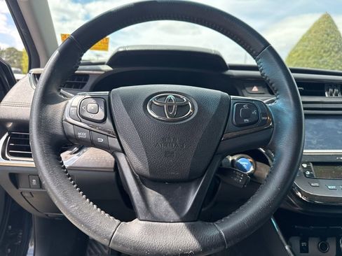 Used 2016 Toyota Avalon XLE Plus image 7