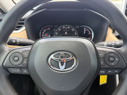 Used 2024 Toyota RAV4 LE image 29