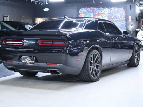 Used 2018 Dodge Challenger R/T w/ Driver Convenience Group RWD image 8
