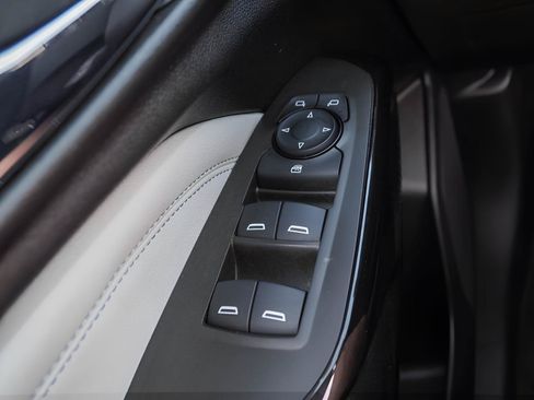 Certified 2024 Chevrolet Trax LT FWD image 26
