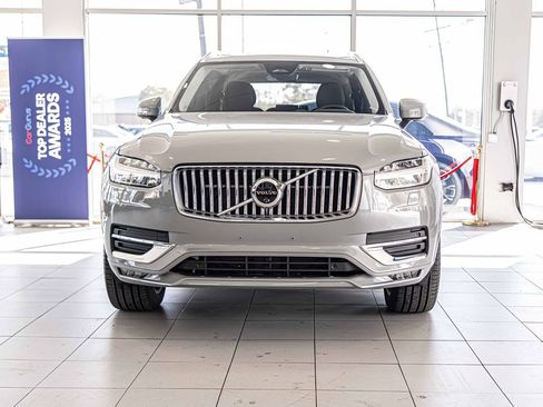 Used 2025 Volvo XC90 B6 Plus image 3
