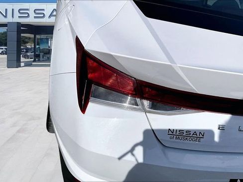 Used 2023 Hyundai Elantra SEL image 20