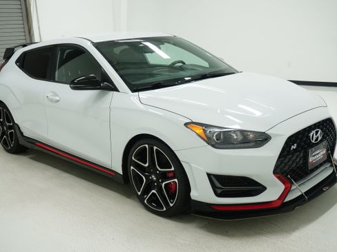 Used 2020 Hyundai Veloster N w/ Performance Package FWD image 3