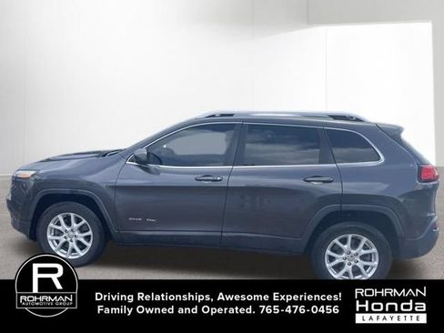 Used 2016 Jeep Cherokee Latitude w/ Comfort/Convenience Group AWD/4WD image 9