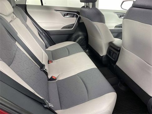 Used 2025 Toyota RAV4 XLE image 13