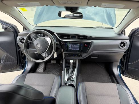 Used 2018 Toyota Corolla SE w/ Carpet Mat Package (TMS) FWD image 10