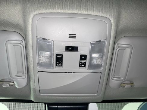 Used 2017 Toyota RAV4 XLE FWD image 21