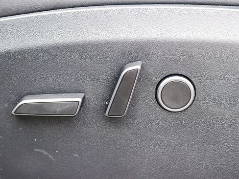 Used 2023 Tesla Model Y AWD image 21