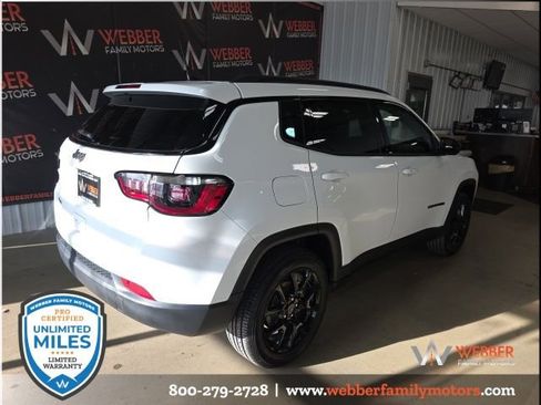 New 2026 Jeep Compass Latitude image 4