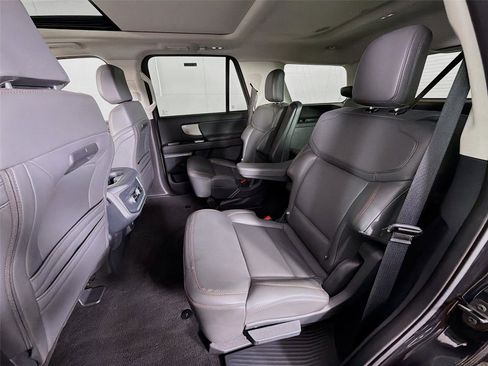 Used 2025 Ford Expedition Active image 22