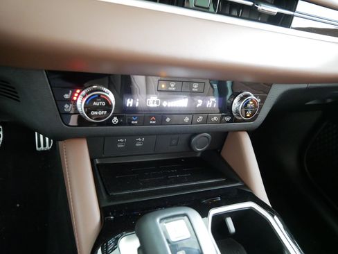 New 2025 Mitsubishi Outlander SEL image 7