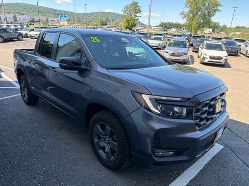Used 2025 Honda Ridgeline TrailSport image 6