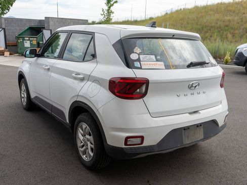 Used 2021 Hyundai Venue SE FWD image 5