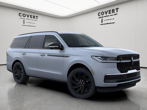 New 2026 Lincoln Navigator Reserve w/ Jet Appearance Package AWD/4WD image 7