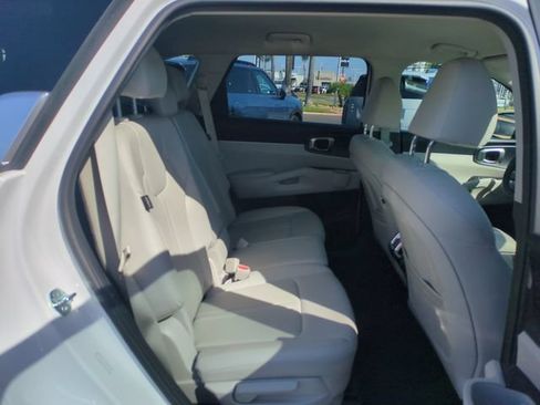Certified 2025 Kia Sorento S AWD/4WD image 30