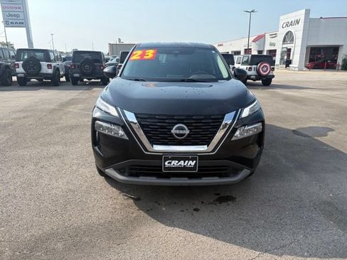 Used 2023 Nissan Rogue SV FWD image 2
