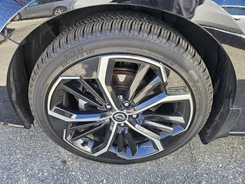 Used 2023 Nissan Altima 2.5 SR w/ SR Premium Package image 9