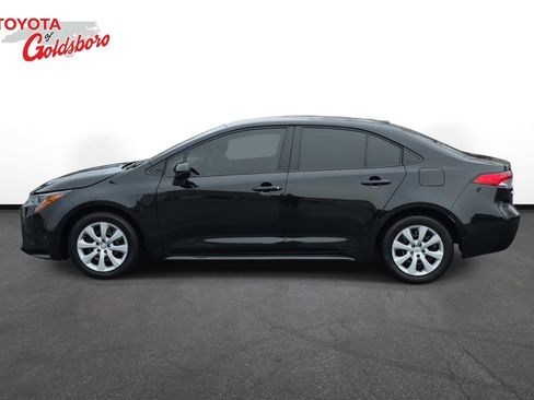 Used 2022 Toyota Corolla LE image 8