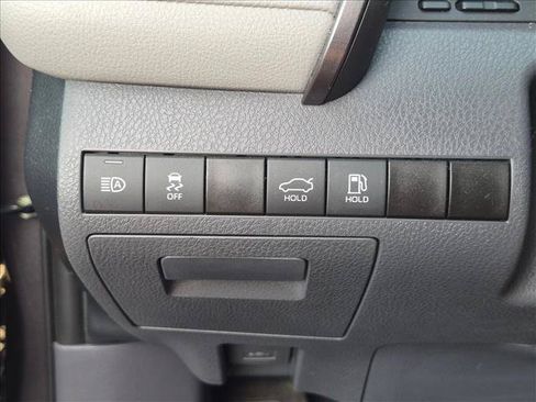 Used 2021 Toyota Camry SE FWD image 11