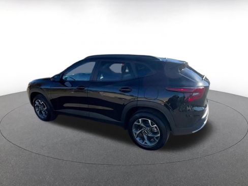 Used 2025 Chevrolet Trax LT image 10