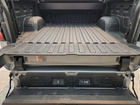Used 2023 GMC Sierra 1500 AT4X AWD/4WD image 35