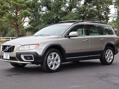 Used 2011 Volvo XC70 T6 image 11