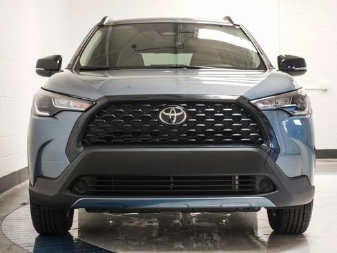 Used 2025 Toyota Corolla Cross LE AWD/4WD image 33