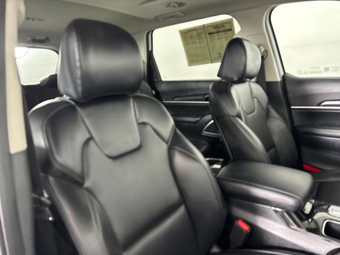 Used 2025 Kia Telluride S FWD image 34