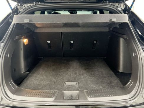 Used 2024 Chevrolet Trax RS w/ Sunroof Package image 24