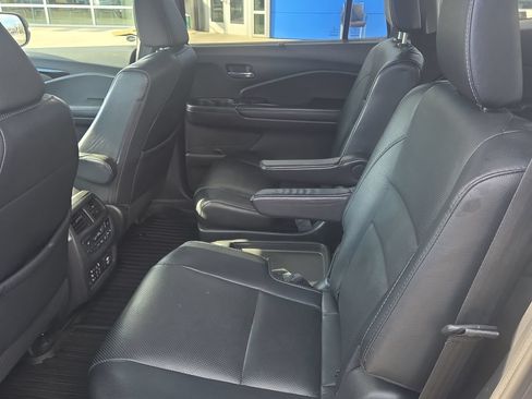 Used 2017 Honda Pilot Elite image 13
