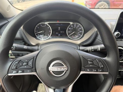 Used 2024 Nissan Sentra SV FWD image 13