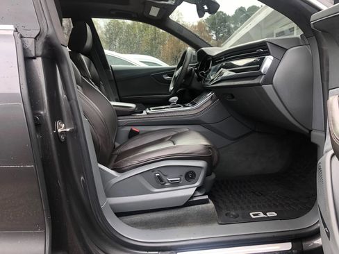 Used 2021 Audi Q8 Prestige image 12