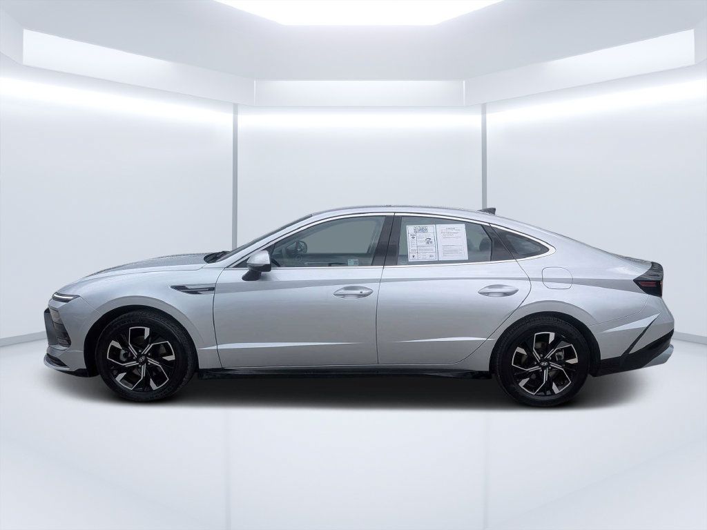 Used 2025 Hyundai Sonata SEL FWD image 8